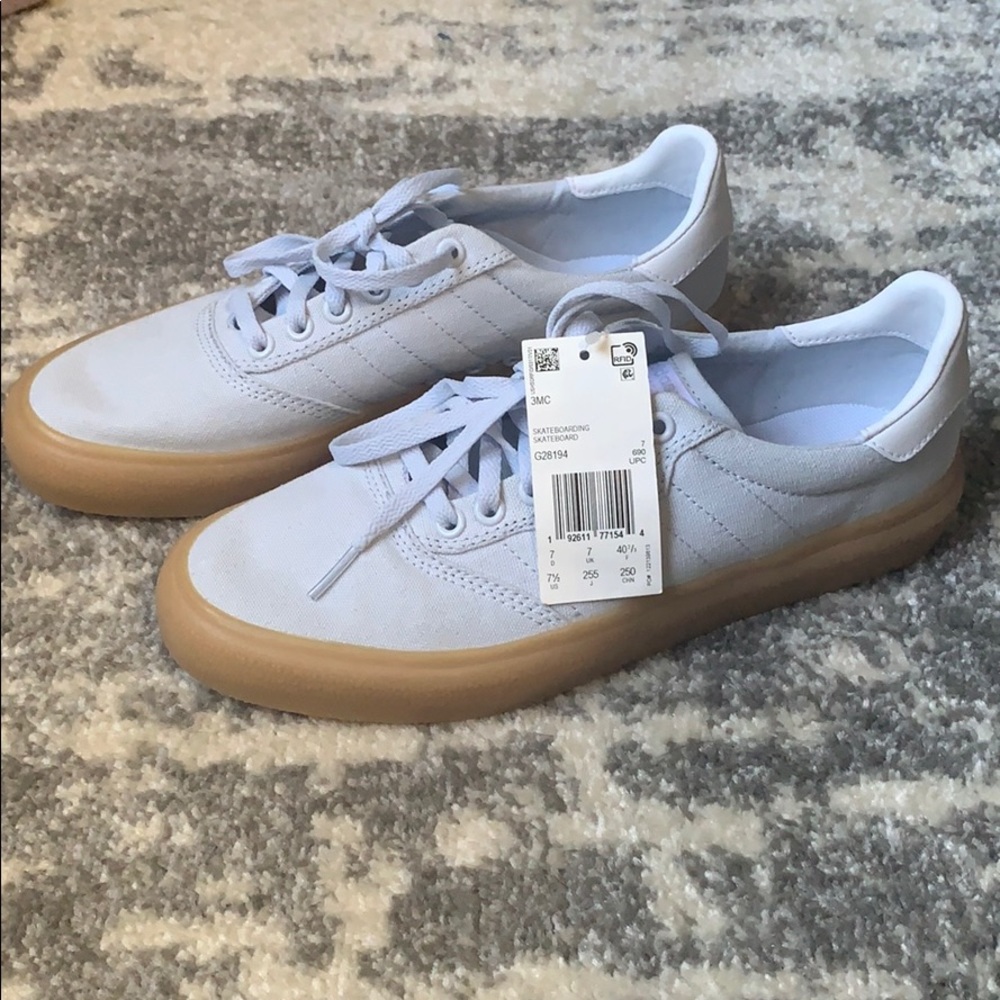 NWT ADIDAS Light Blue 3MC’s with Gum Bottom